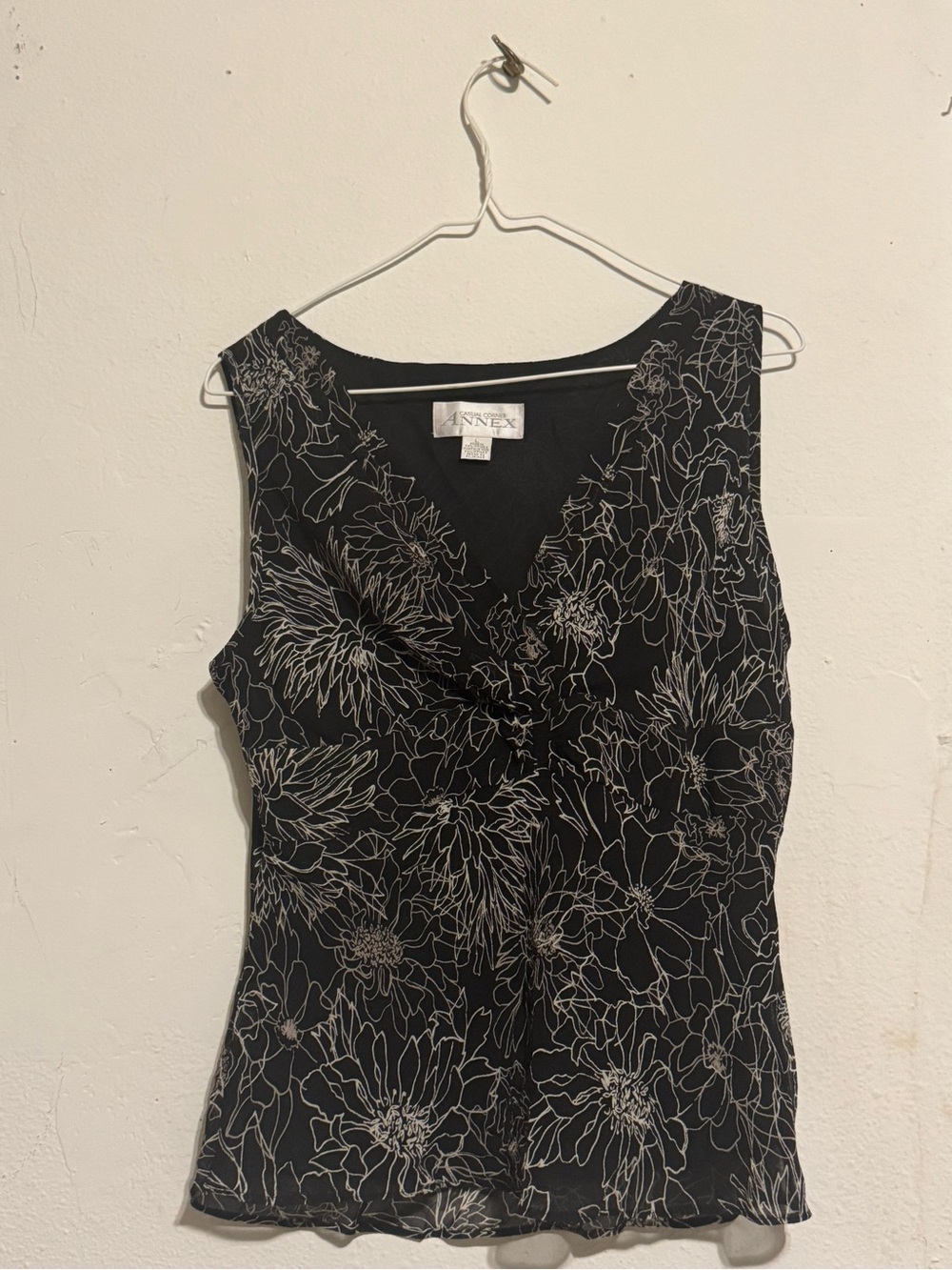 Casual Corner Annex Black Floral V-Neck Sleeveless Top Size L